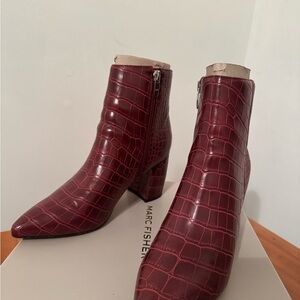 Marc Fisher Women's Burgundy Ankle Boots Sz 6